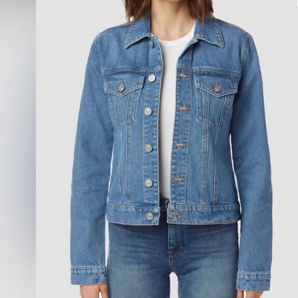 HUDSON Jeans Women's Classic Fitted Trucker Jacket
VV9